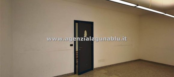 Escritório de 6 divisões em Marsala, Italy N.º 157454 11