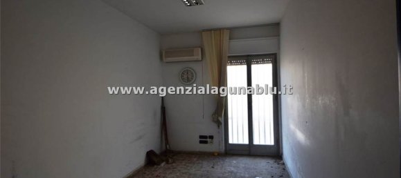 Escritório de 6 divisões em Marsala, Italy N.º 157454 17