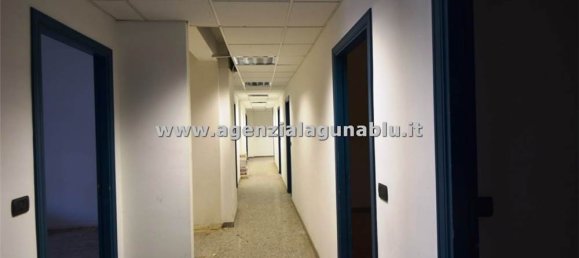 Escritório de 6 divisões em Marsala, Italy N.º 157454 23