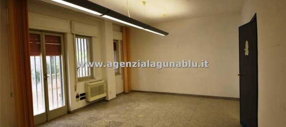 Escritório de 6 divisões em Marsala, Italy N.º 157454 3