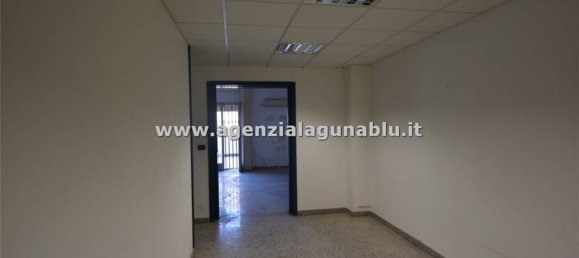 Escritório de 6 divisões em Marsala, Italy N.º 157454 26