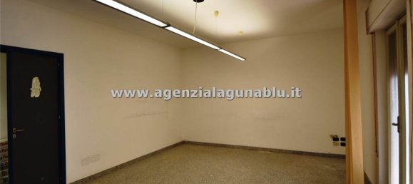 Escritório de 6 divisões em Marsala, Italy N.º 157454 37