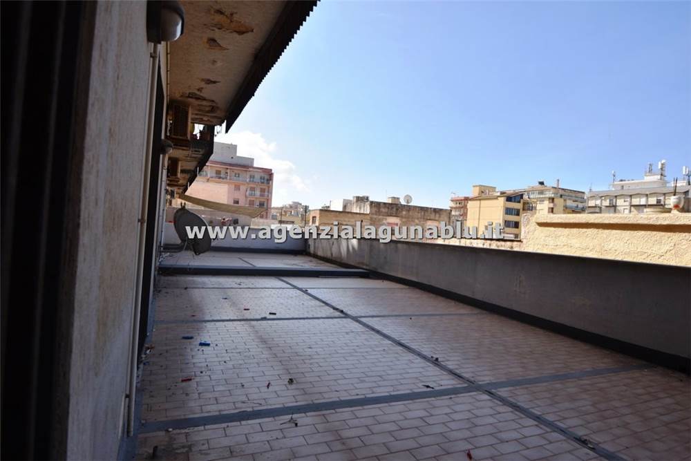 Escritório de 6 divisões em Marsala, Italy N.º 157454