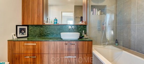 4 bedrooms House in Montesson, France No. 184161 8