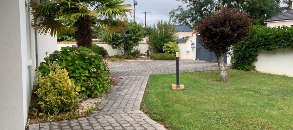 Casa de 4 dormitorios en Monnaie, France No. 42278 11