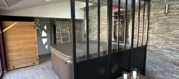 Casa de 4 dormitorios en Monnaie, France No. 42278 9