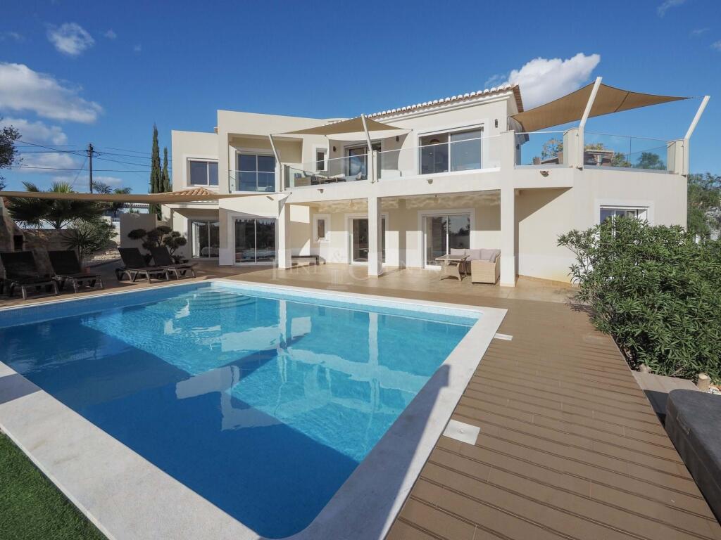 4 bedrooms Villa in Lagoa, Portugal No. 315903