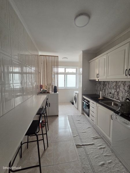 Квартира с 3 спальнями в Вила Нова ди Гая, Португалия № 214470