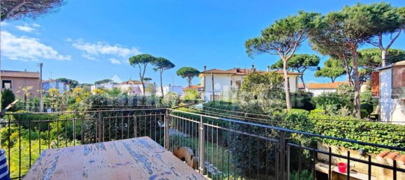 Apartamento de 2 dormitorios en Pisa, Italy No. 45524 2