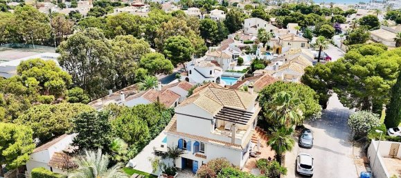 5 bedrooms House in La Zenia, Spain No. 183683 16