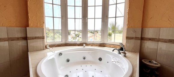 5 bedrooms House in La Zenia, Spain No. 183683 2