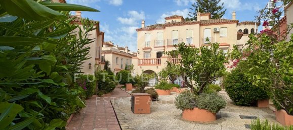 4 bedrooms Townhouse in Estepona, Spain No. 163981 18