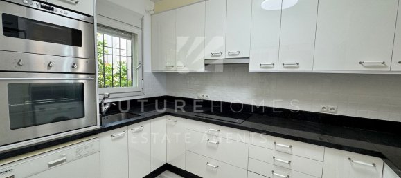 4 bedrooms Townhouse in Estepona, Spain No. 163981 8