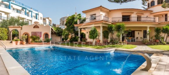 4 bedrooms Townhouse in Estepona, Spain No. 163981 2