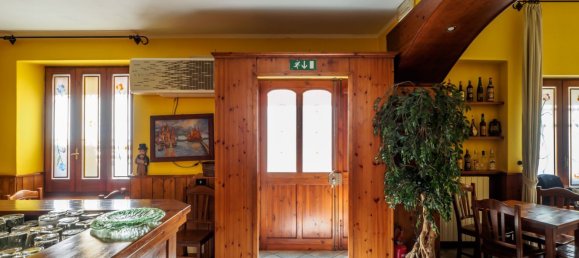 Коммерческая недвижимость 268м² в Урньяно, Италия № 263461 3