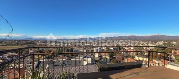 3 Schlafzimmer Penthouse in Como, Italy, Nr. 225827 12