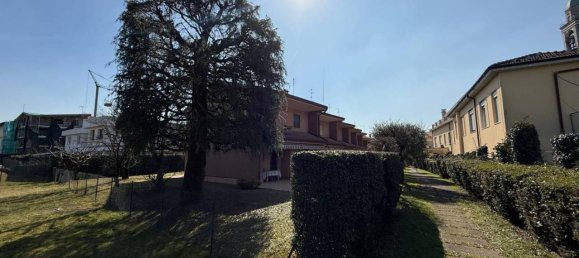 10 rooms Villa in Como, Italy No. 62866 3