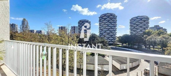 4 bedrooms Apartment in Creteil, France No. 142752 2