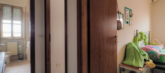 Apartamento de 4 habitaciónes en Carrara, Italy No. 188950 17