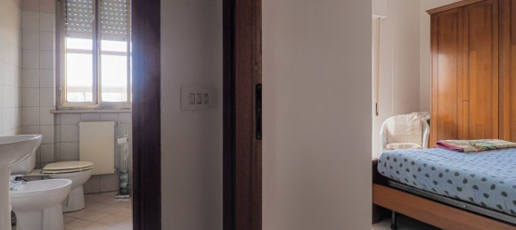 Apartamento de 4 habitaciónes en Carrara, Italy No. 188950 20