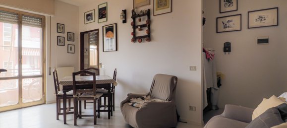 Apartamento de 4 habitaciónes en Carrara, Italy No. 188950 2