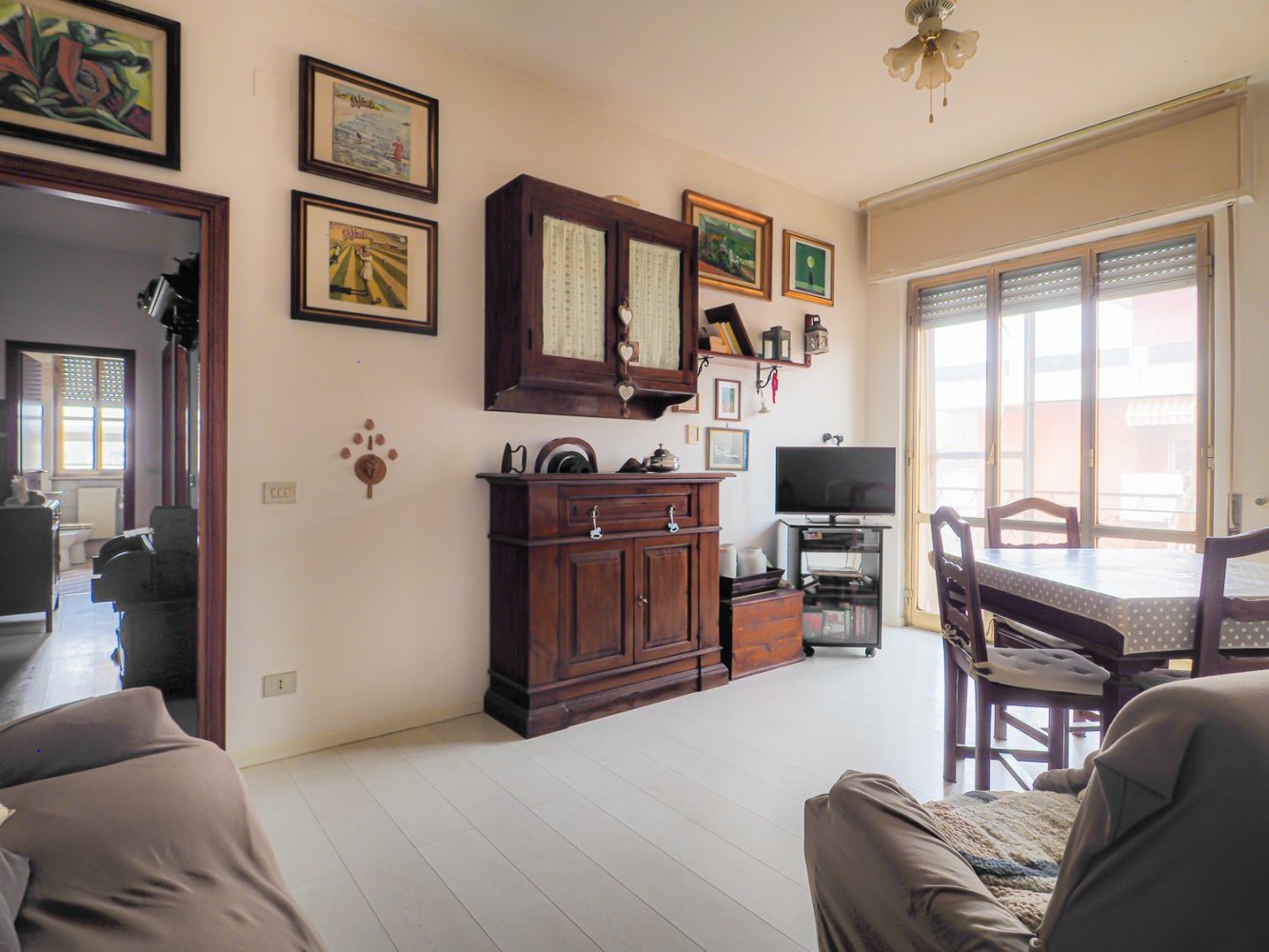 Apartamento de 4 habitaciónes en Carrara, Italy No. 188950