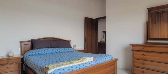 Apartamento de 4 habitaciónes en Carrara, Italy No. 188950 30