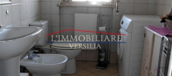 Apartamento de 4 habitaciónes en Carrara, Italy No. 188950 51