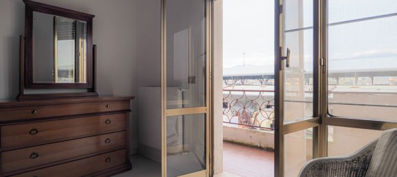 Apartamento de 4 habitaciónes en Carrara, Italy No. 188950 24