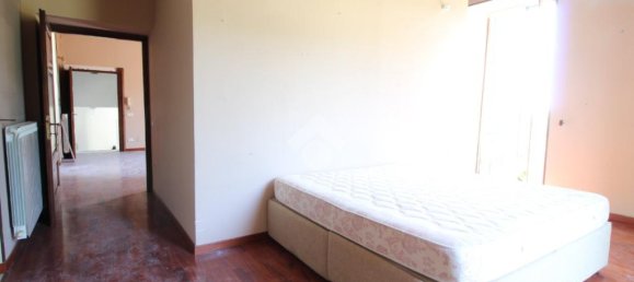 2 Schlafzimmer Haus in Caserta, Italy, Nr. 310039 32
