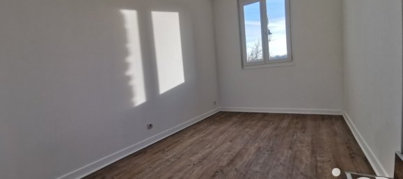 3-salle Appartement à Lamorlaye, France No. 218478 10