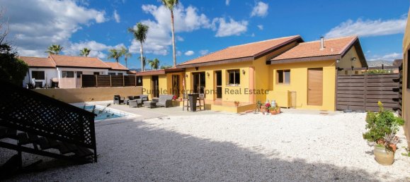 3 bedrooms Villa in Moni, Cyprus No. 933 13