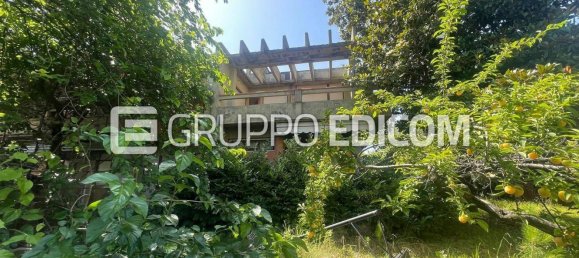 3 rooms Apartment in Carrara, Italy No. 49139 13