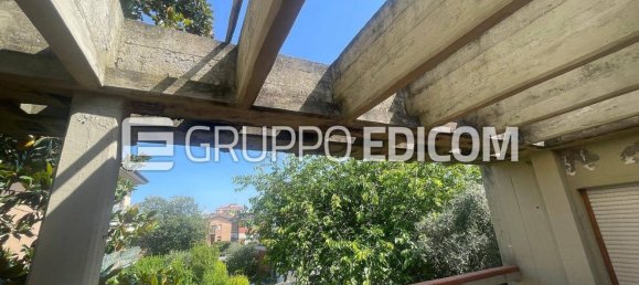 3 rooms Apartment in Carrara, Italy No. 49139 29