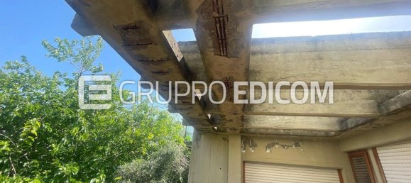 3 rooms Apartment in Carrara, Italy No. 49139 25