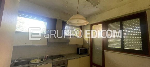 3 rooms Apartment in Carrara, Italy No. 49139 18
