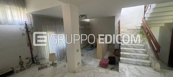 3 rooms Apartment in Carrara, Italy No. 49139 15