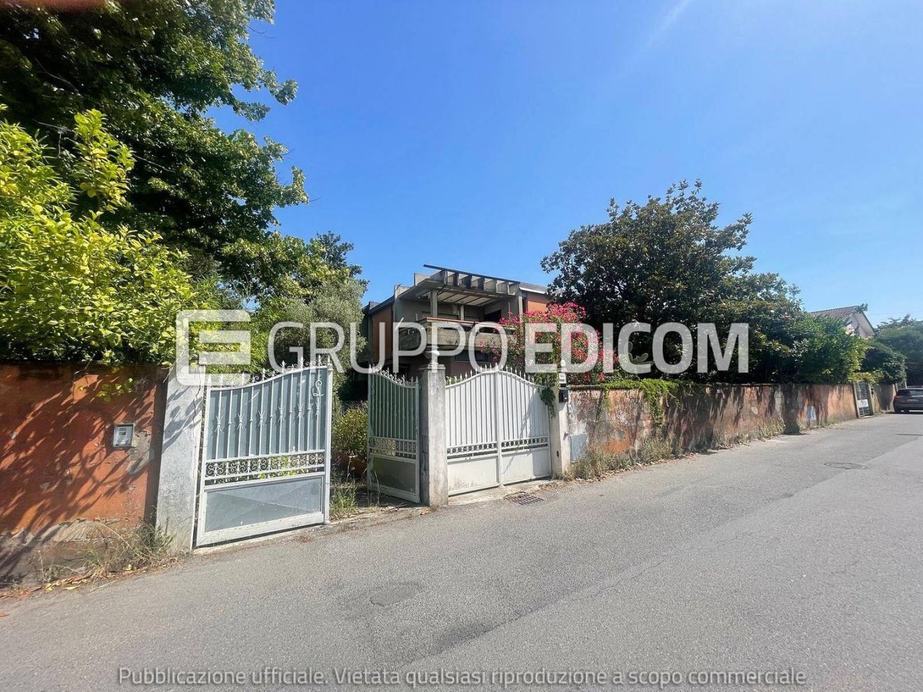 3 rooms Apartment in Carrara, Italy No. 49139