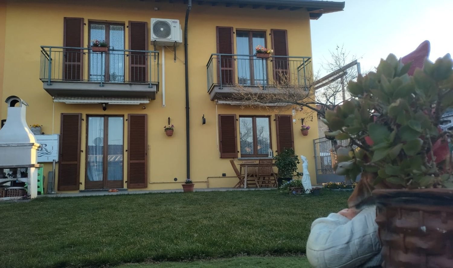 4 rooms Apartment in Fino Mornasco, Italy No. 12469