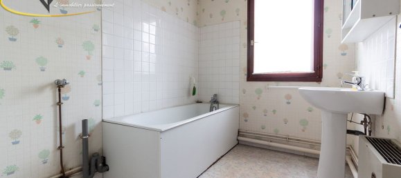 Casa de 3 dormitorios en Jouy-le-Moutier, France No. 171920 9