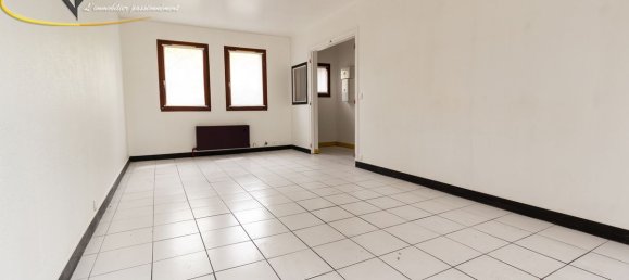 Casa de 3 dormitorios en Jouy-le-Moutier, France No. 171920 4