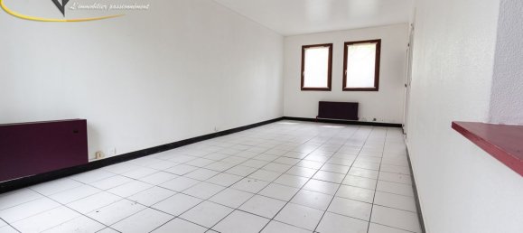 Casa de 3 dormitorios en Jouy-le-Moutier, France No. 171920 5