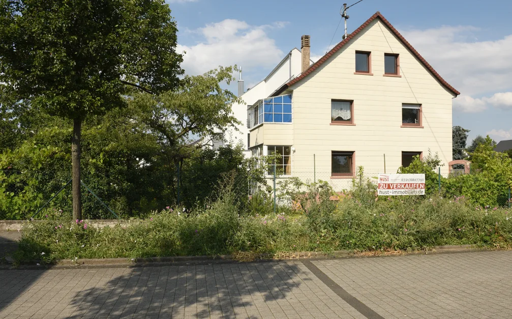 4 bedrooms Land in Karlsruhe, Germany No. 64051