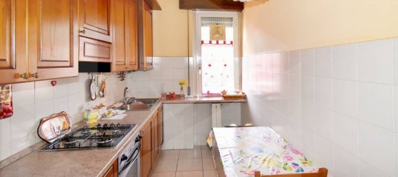 2 Schlafzimmer Wohnung in Parabiago, Italy, Nr. 20955 9