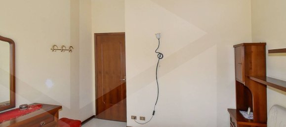 2 Schlafzimmer Wohnung in Parabiago, Italy, Nr. 20955 12