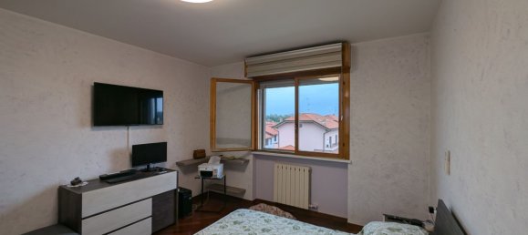 3-salle Appartement à Ossona, Italy No. 330385 30