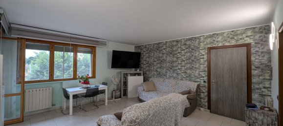 3-salle Appartement à Ossona, Italy No. 330385 10