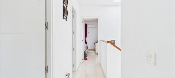 3 bedrooms Townhouse in Estepona, Spain No. 136600 11