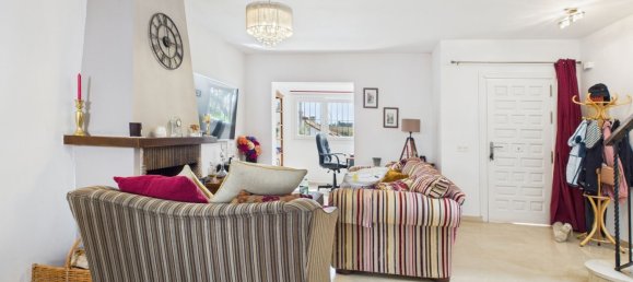 3 bedrooms Townhouse in Estepona, Spain No. 136600 5