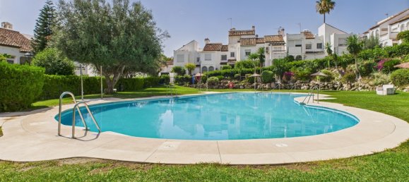 3 bedrooms Townhouse in Estepona, Spain No. 136600 2